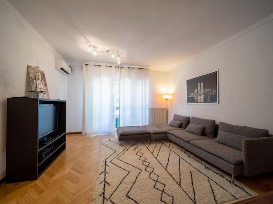 Appartement Climatise Tout Equipe A Cote Du Stade Velodrome Marseilles Exterior foto