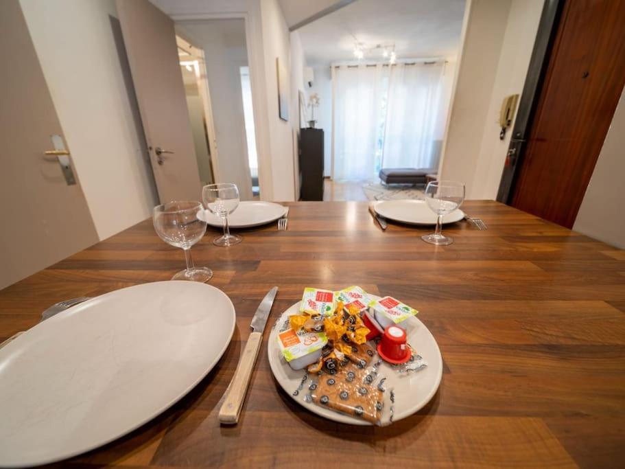 Appartement Climatise Tout Equipe A Cote Du Stade Velodrome Marseilles Exterior foto